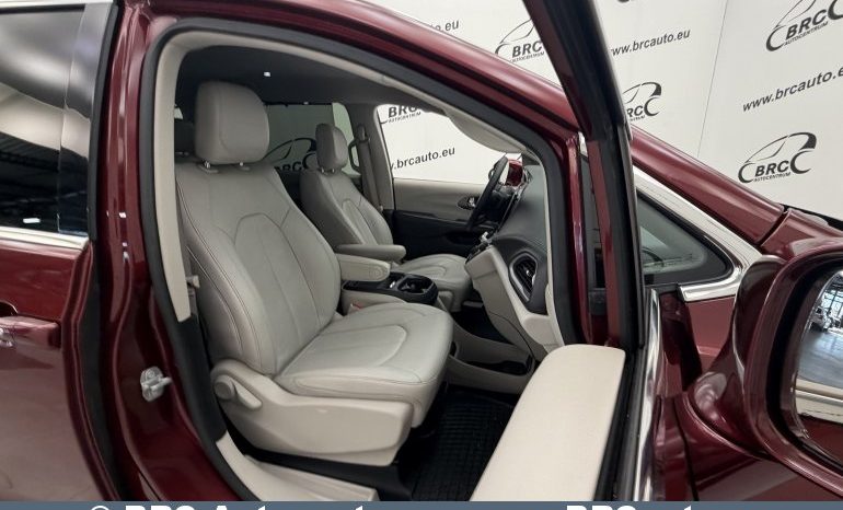 
								Chrysler Pacifica 3.6 V6 Automatas 2021 full									