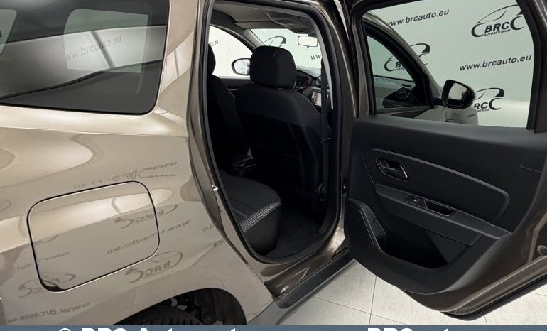 
								Dacia Duster 1.6i 2018 full									