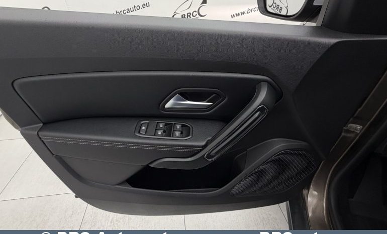 
								Dacia Duster 1.6i 2018 full									