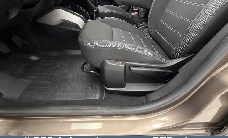
								Dacia Duster 1.6i 2018 full									