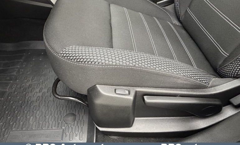 
								Dacia Duster 1.6i 2018 full									