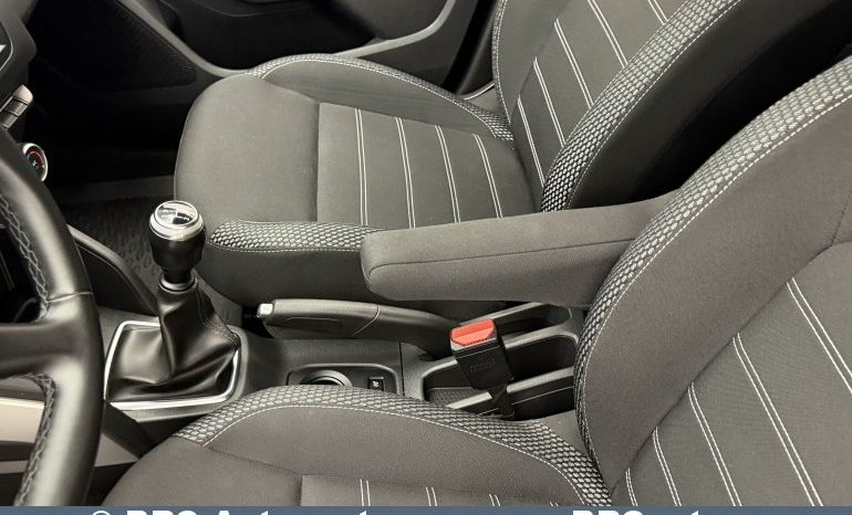
								Dacia Duster 1.6i 2018 full									