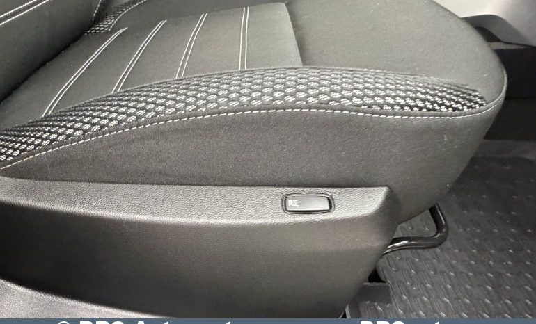 
								Dacia Duster 1.6i 2018 full									