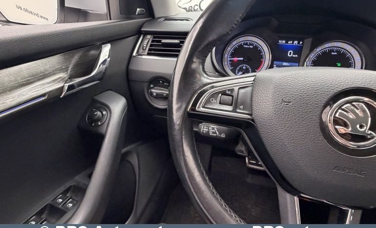 
								Skoda Octavia Scout 2.0 TDI 4×4 Automatas 2017 full									