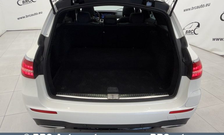 
								Mercedes-Benz E 300 de 4MATIC Automatas 2021 full									