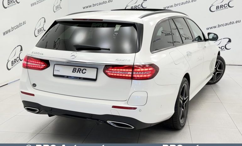 
								Mercedes-Benz E 300 de 4MATIC Automatas 2021 full									