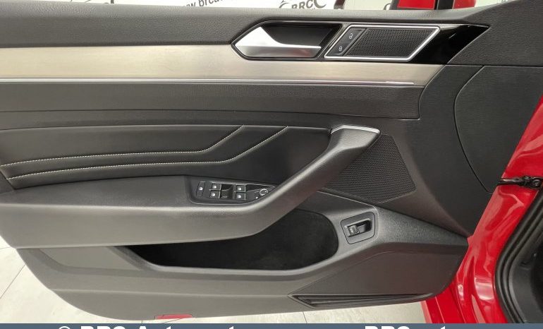 
								Volkswagen Passat 2.0TDI Variant 4Motion R-line Automatas 2019 full									