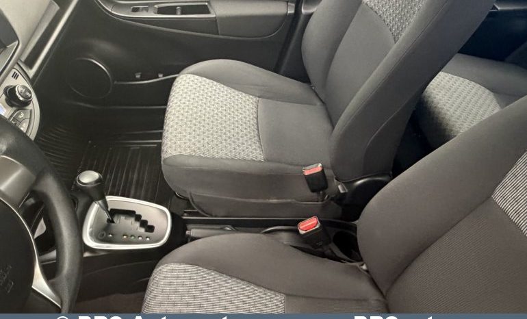 
								Toyota Yaris 1.5 Hybrid Automatas 2015 full									