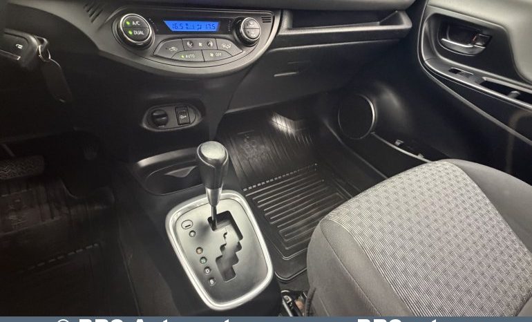 
								Toyota Yaris 1.5 Hybrid Automatas 2015 full									