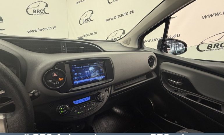 
								Toyota Yaris 1.5 Hybrid Automatas 2015 full									