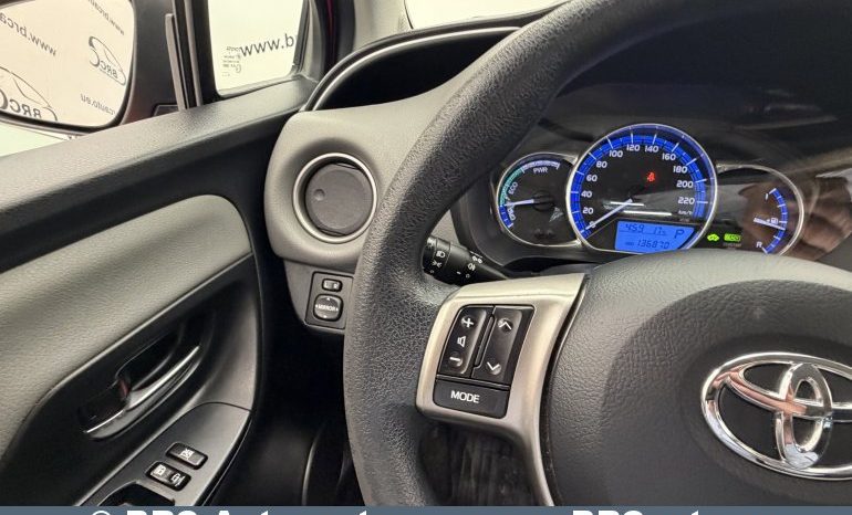 
								Toyota Yaris 1.5 Hybrid Automatas 2015 full									
