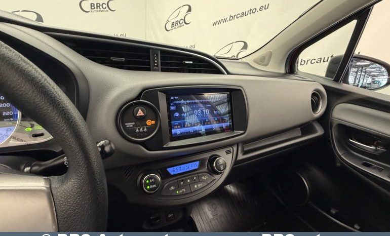 
								Toyota Yaris 1.5 Hybrid Automatas 2015 full									
