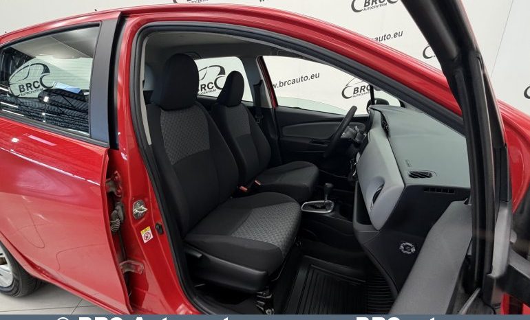 
								Toyota Yaris 1.5 Hybrid Automatas 2015 full									