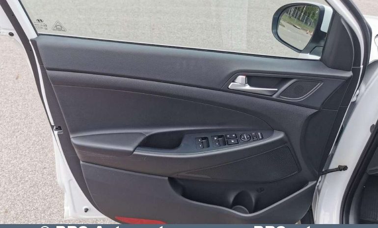 
								Hyundai Tucson 1.7 D 2016 full									