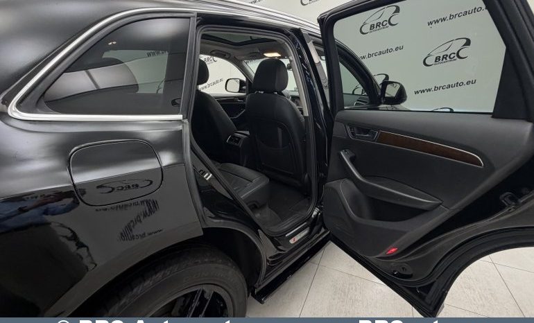 
								Audi Q5 3.2 FSI Quattro Automatas 2011 full									