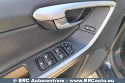 
										Volvo XC 60 2.4 D5 AWD  Automatas 2009 full									