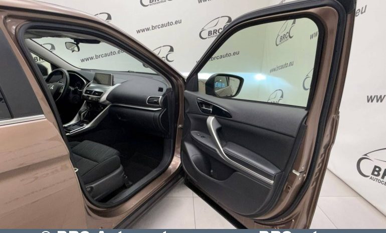 
								Mitsubishi Eclipse Cross 1.5 T-MIVEC 4WD SE Automatas 2020 full									