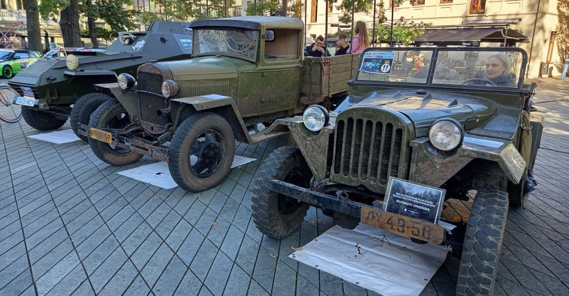 istoriniai automobiliai