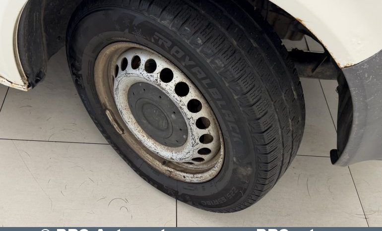 
								Volkswagen Transporter 2.0TDI 2011 full									