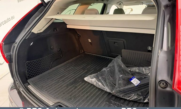 
								Volvo XC 60 B5 Mild Hybrid AWD Automatas 2023 full									