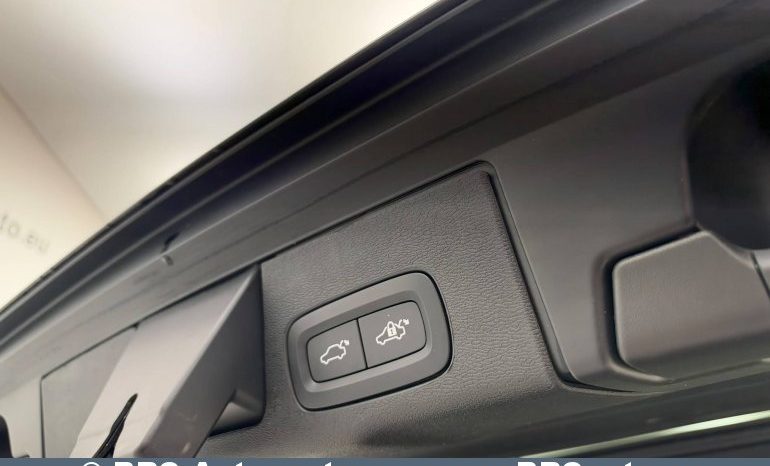 
								Volvo XC 60 B5 Mild Hybrid AWD Automatas 2023 full									