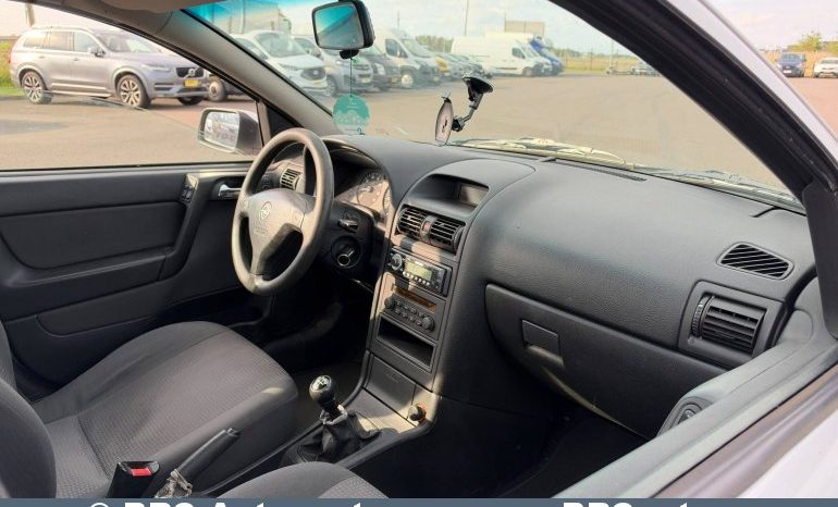 
								Opel Astra 1.6 i 2008 full									