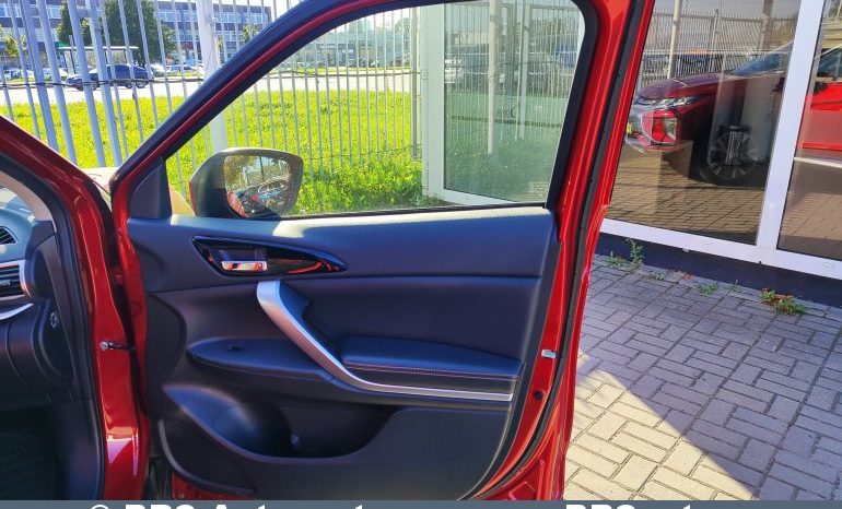 
								Mitsubishi Eclipse Cross 1.5 T-MIVEC 4WD CVT 2018 full									