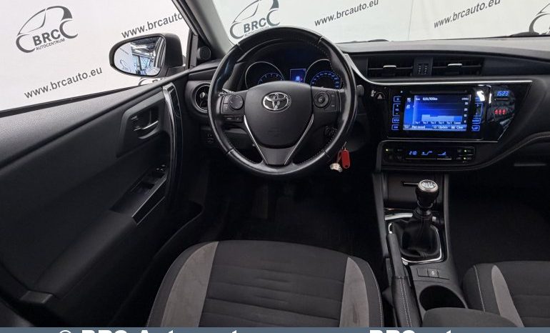 
								Toyota Auris 1.6 Valvematic 2017 full									