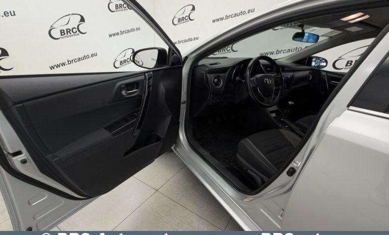 
								Toyota Auris 1.6 Valvematic 2017 full									