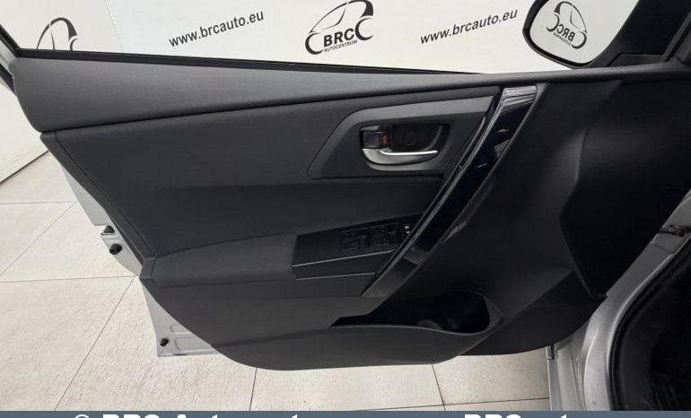 
								Toyota Auris 1.6 Valvematic 2017 full									