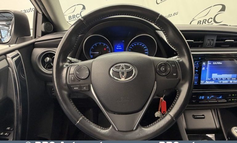 
								Toyota Auris 1.6 Valvematic 2017 full									