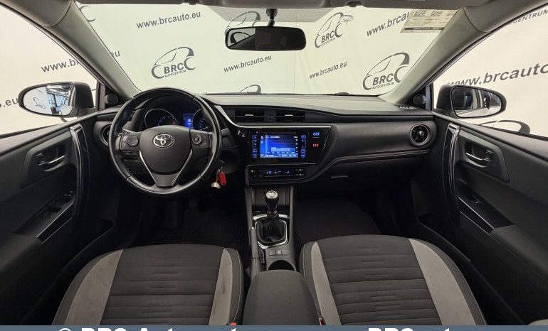 
								Toyota Auris 1.6 Valvematic 2017 full									