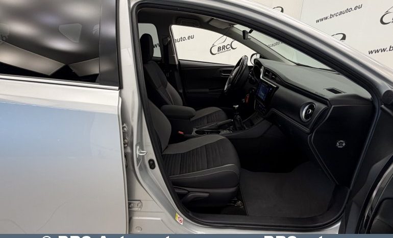 
								Toyota Auris 1.6 Valvematic 2017 full									