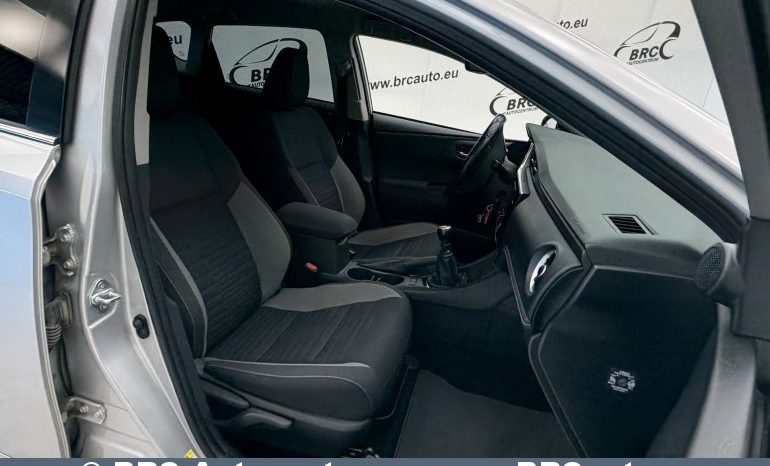 
								Toyota Auris 1.6 Valvematic 2017 full									