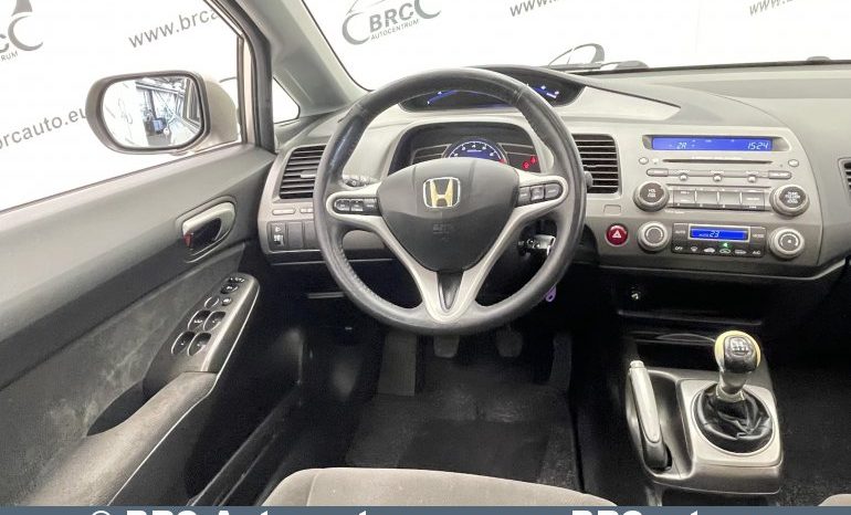
								Honda Civic 1.8i Sedan 2006 full									