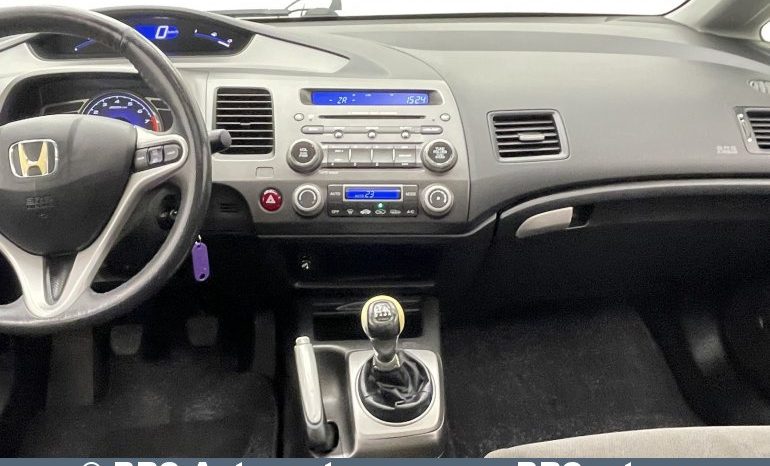 
								Honda Civic 1.8i Sedan 2006 full									