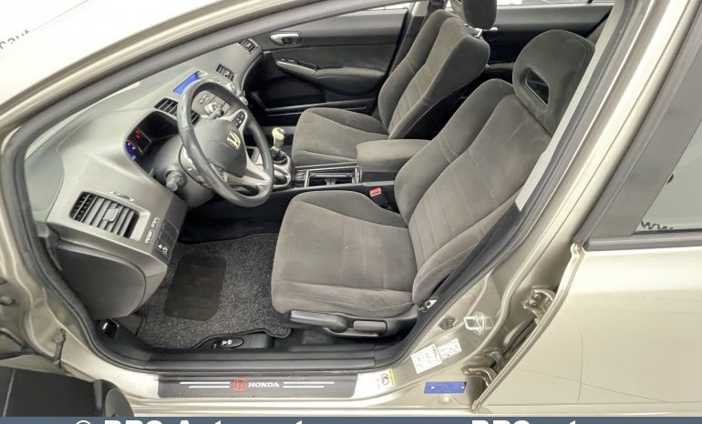 
								Honda Civic 1.8i Sedan 2006 full									