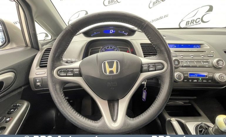 
								Honda Civic 1.8i Sedan 2006 full									