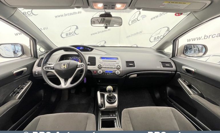 
								Honda Civic 1.8i Sedan 2006 full									