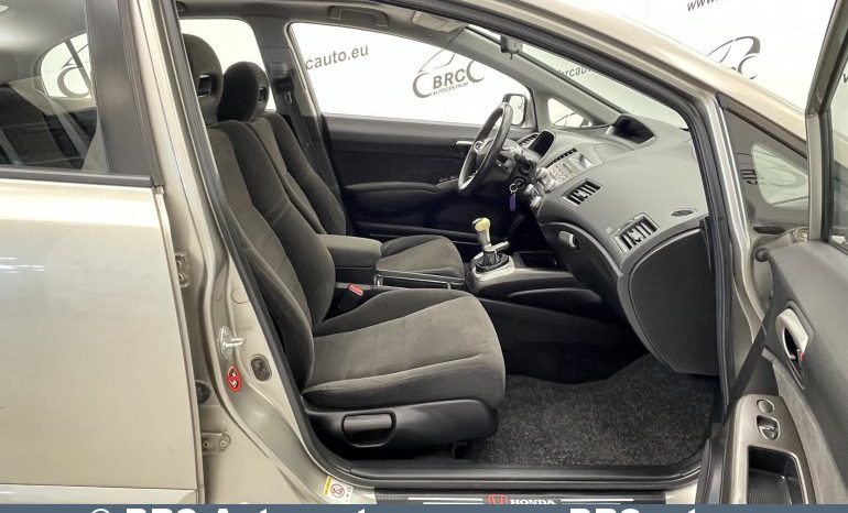 
								Honda Civic 1.8i Sedan 2006 full									