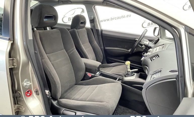 
								Honda Civic 1.8i Sedan 2006 full									