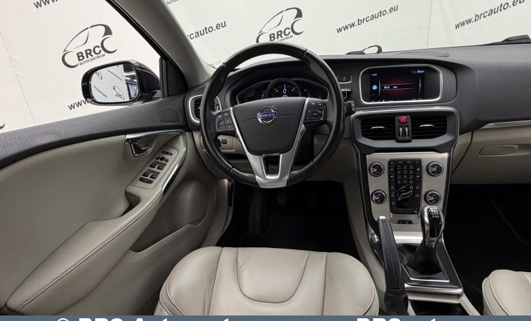 
								Volvo V40 D2 Ocean Race 2015 full									
