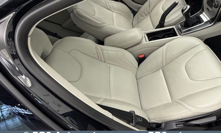 
								Volvo V40 D2 Ocean Race 2015 full									