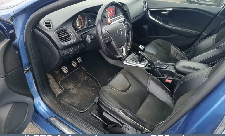 
								Volvo V40 D2 R-Design 2017 full									