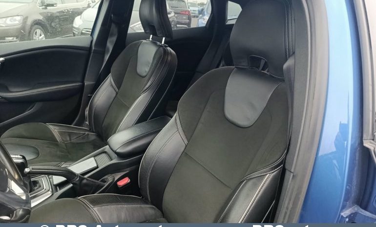 
								Volvo V40 D2 R-Design 2017 full									