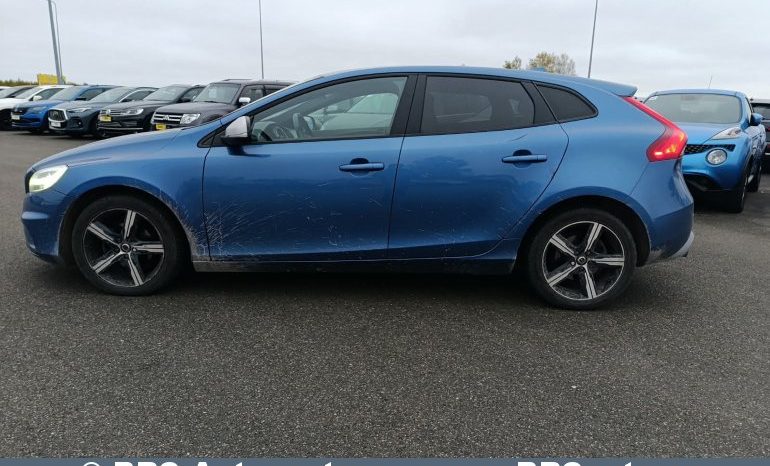 
								Volvo V40 D2 R-Design 2017 full									