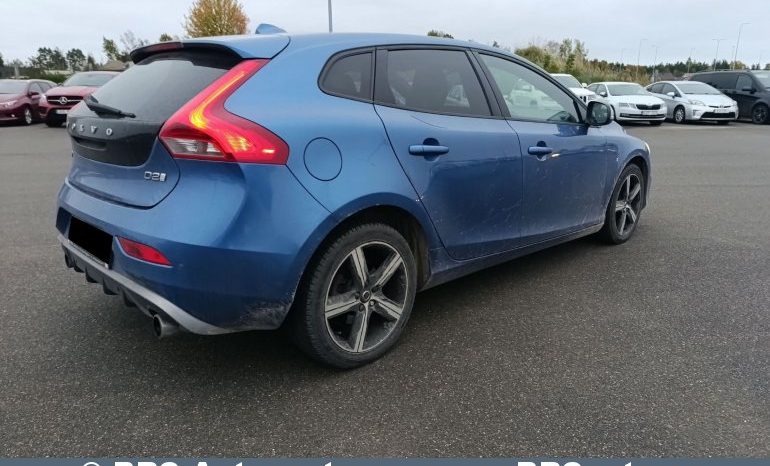 
								Volvo V40 D2 R-Design 2017 full									