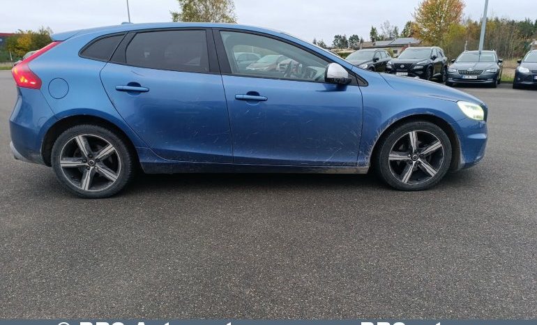 
								Volvo V40 D2 R-Design 2017 full									