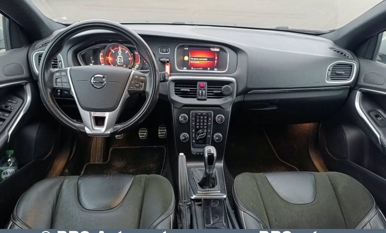 
								Volvo V40 D2 R-Design 2017 full									