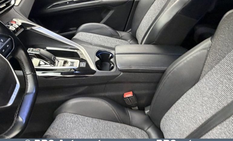 
								Peugeot 5008 1.6i PureTech Automatas 2019 full									